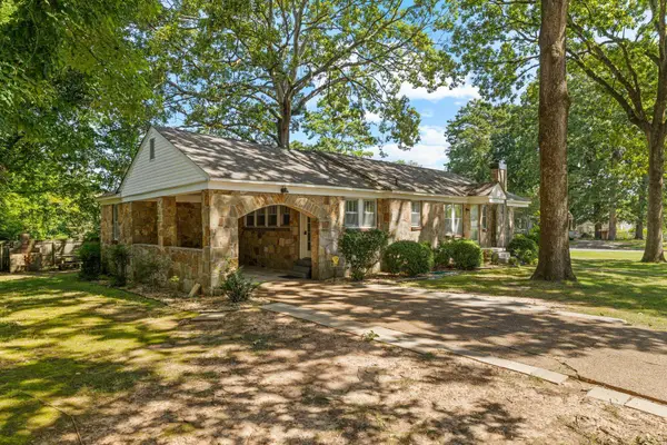 202 Seymore Ave, Florence, AL 35630