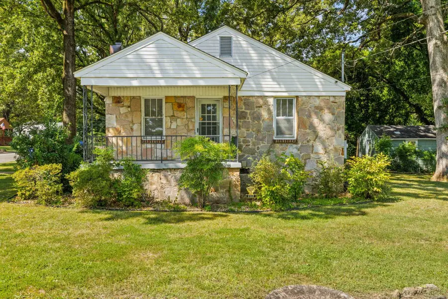 202 Seymore Ave, Florence, AL 35630 - #2