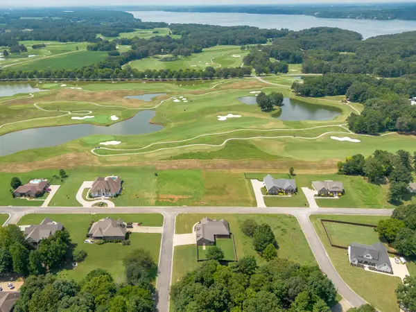 655 Golf Trail Rdg, Muscle Shoals, AL 35661
