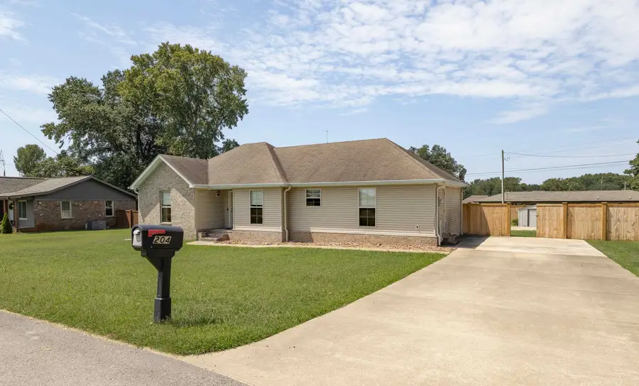 204 James St, Muscle Shoals, AL 35661 - #3