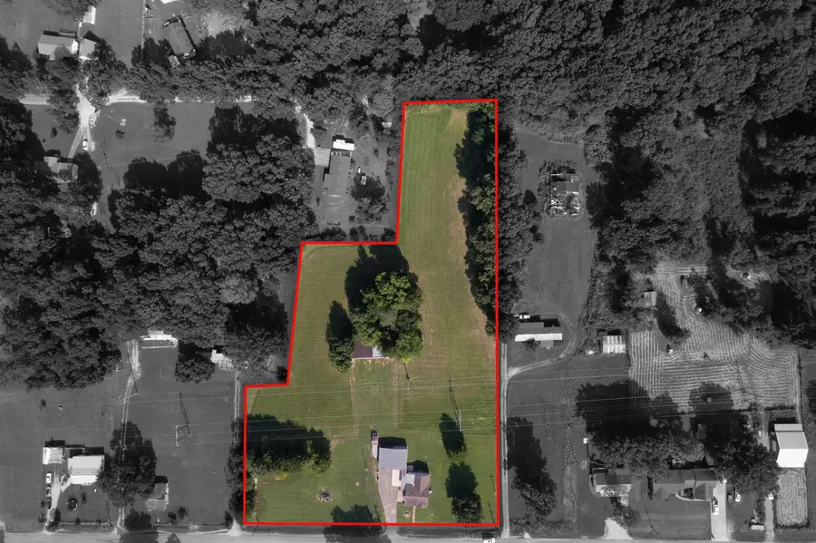 770 Smith Ln, Tuscumbia, AL 35674 - #2