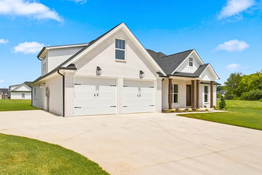 135 Grove Landing Dr, Tuscumbia, AL 35674 - #3