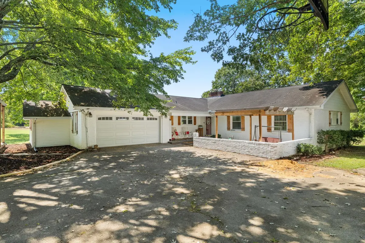 4020 Co Rd 200, Florence, AL 35633 - #1