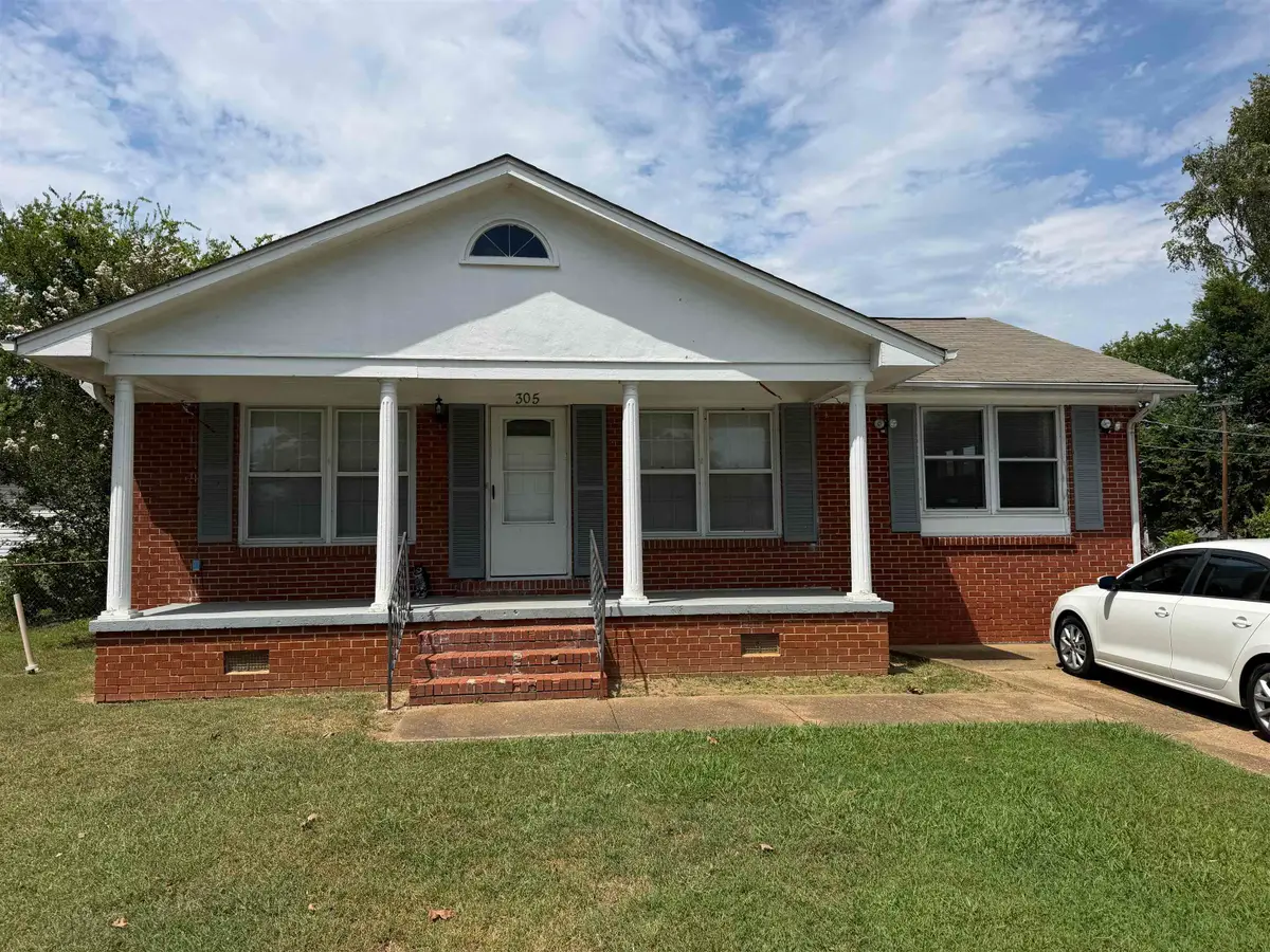 305 Lindenberg Ave, Florence, AL 35630 - #1