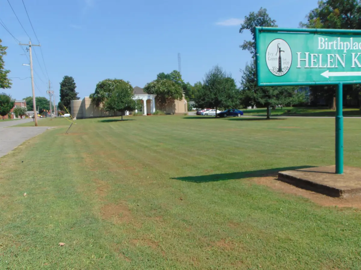 604 Keller Ln, Tuscumbia, AL 35674 - #1