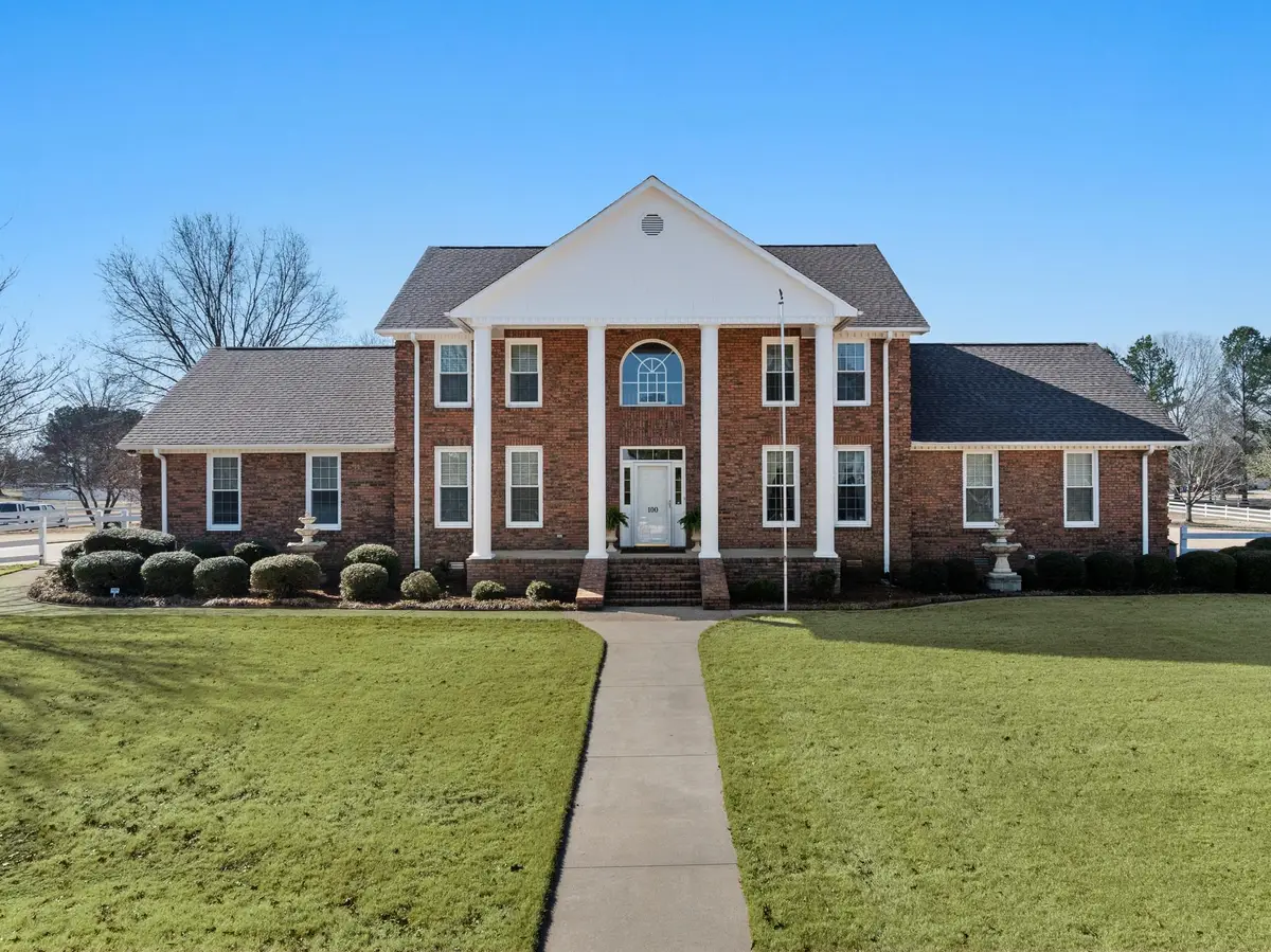 100 E Meadow Hill Dr, Florence, AL 35633 - #1