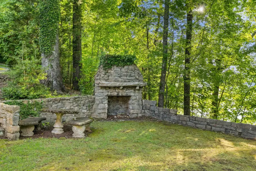395 Bennett Way, Florence, AL 35634 - #2