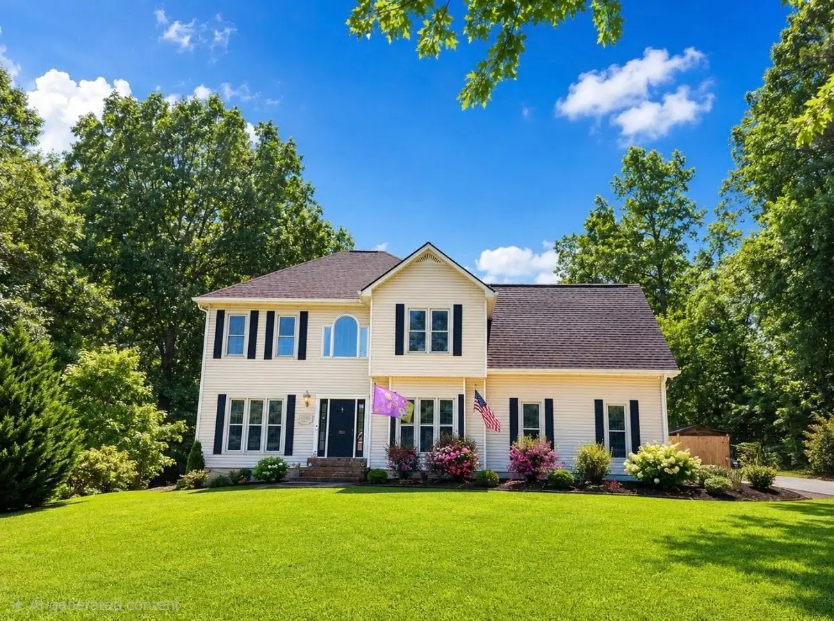 703 Oakhill Ave, Sheffield, AL 35660 - #1