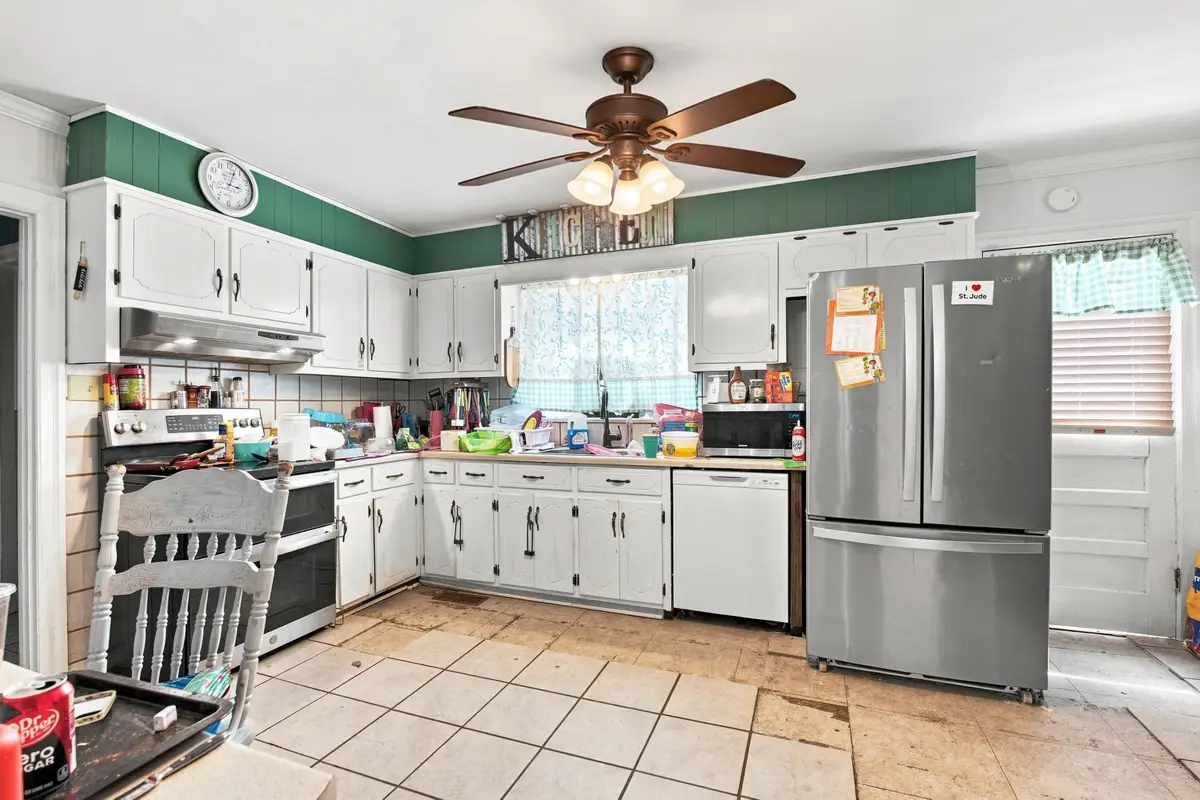 302 Park Ln, Florence, AL 35630 - #1