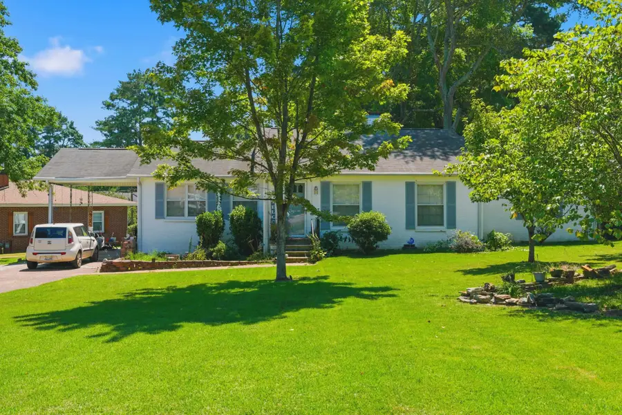 302 Park Ln, Florence, AL 35630 - #3
