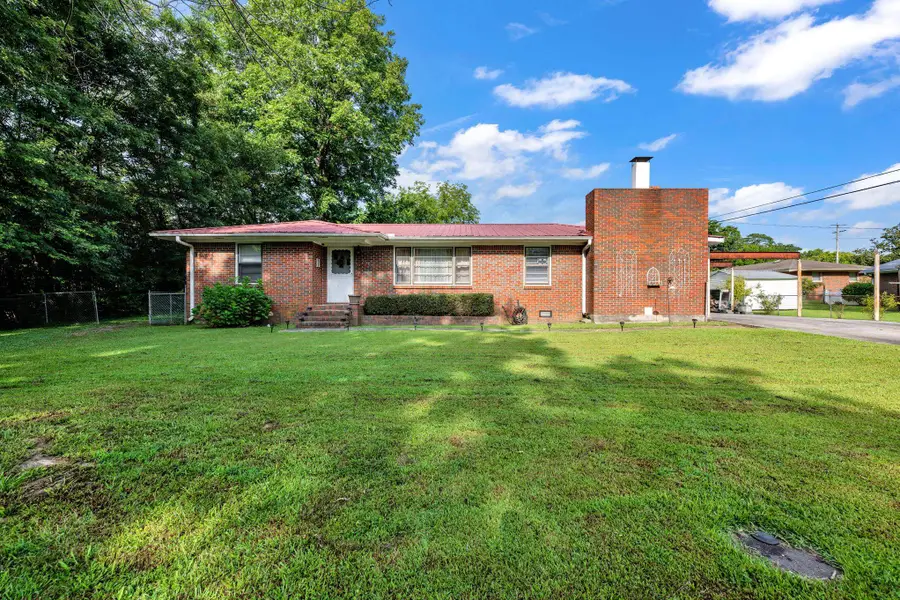 1007 Avenue D, Cullman, AL 35055 - #2