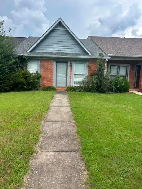 1966 E Brownstone Ct, Decatur, AL 35603