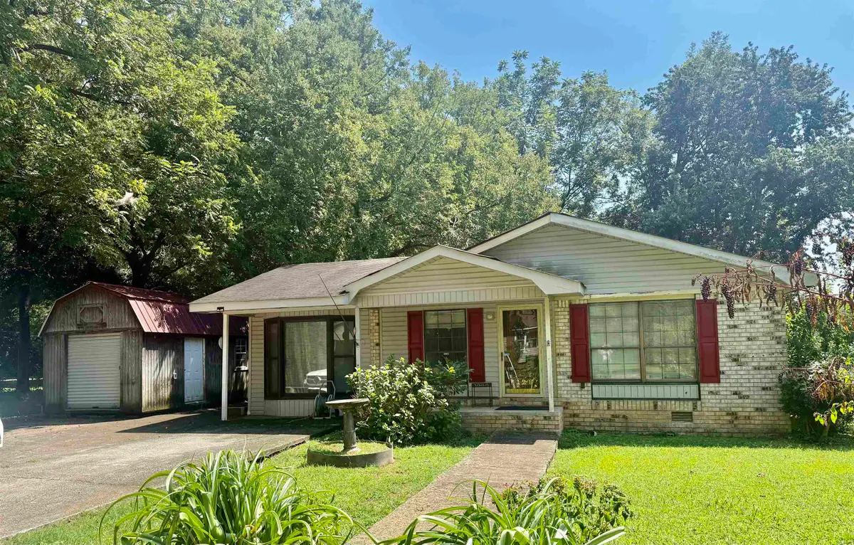1128 8th St, Tuscumbia, AL 35674 - #1