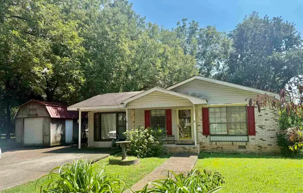 1128 8th St, Tuscumbia, AL 35674