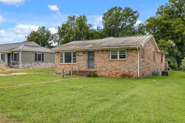 906 S Atlanta Ave, Sheffield, AL 35660
