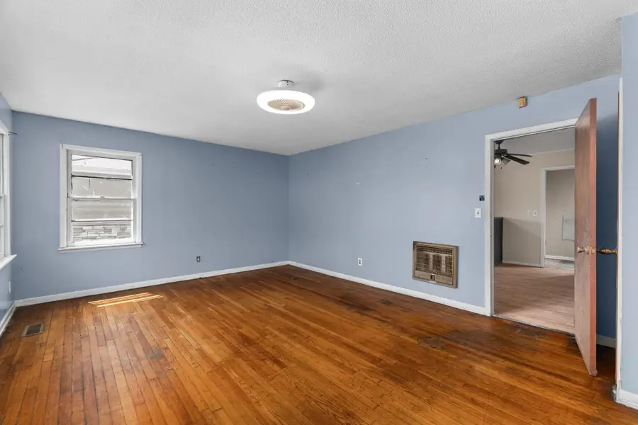 906 S Atlanta Ave, Sheffield, AL 35660 - #3