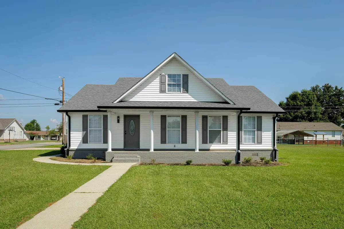218 Government Blvd, Muscle Shoals, AL 35661 - #1