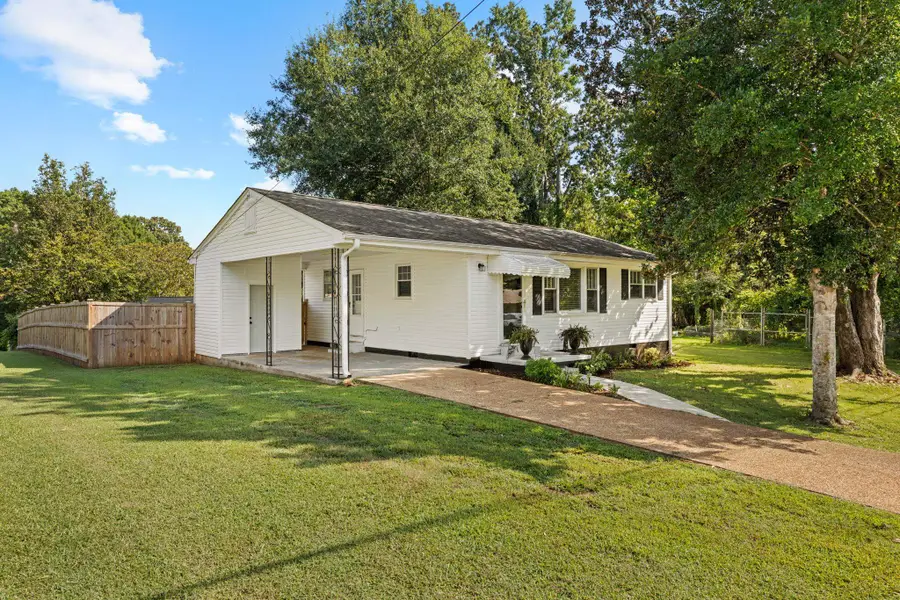 1107 Bernice St, Tuscumbia, AL 35674 - #3