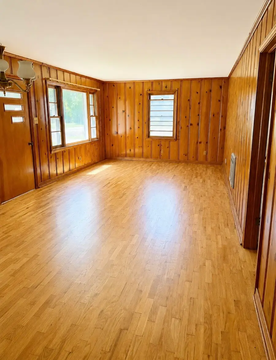 147 Rasch Rd, Florence, AL 35633 - #2