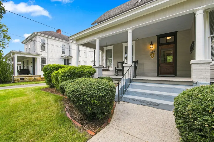 429 N Walnut St, Florence, AL 35630 - #3