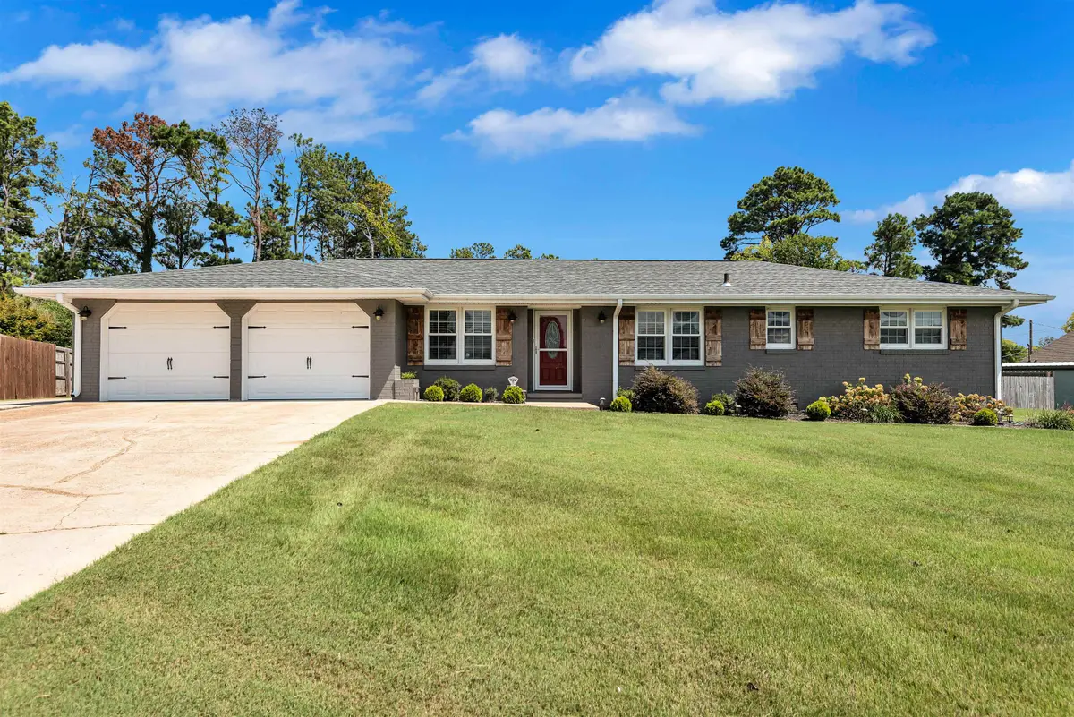 104 Mary Lee Dr, Florence, AL 35634 - #1