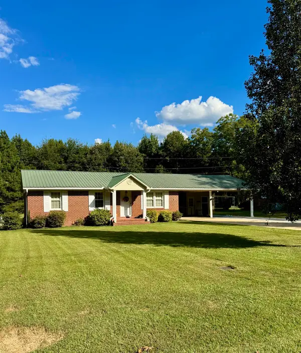 1016 3rd St, Red Bay, AL 35582