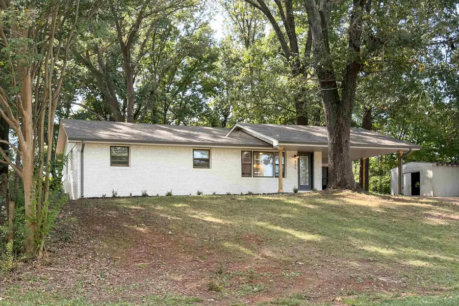 806 Harding Ave, Muscle Shoals, AL 35661 - #3