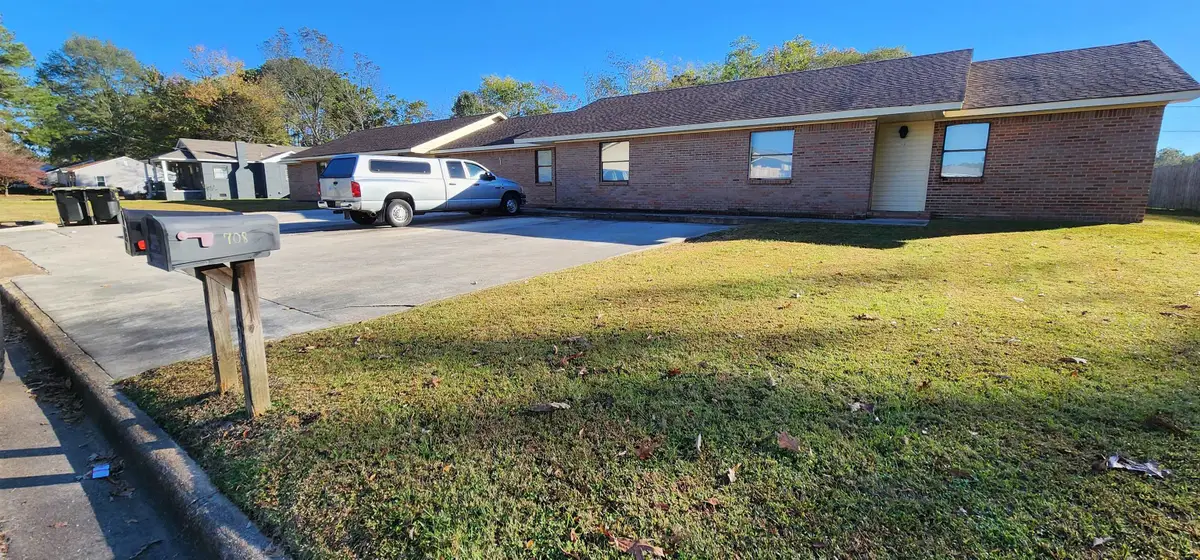 704 Denson Ave, Cullman, AL 35055 - #1