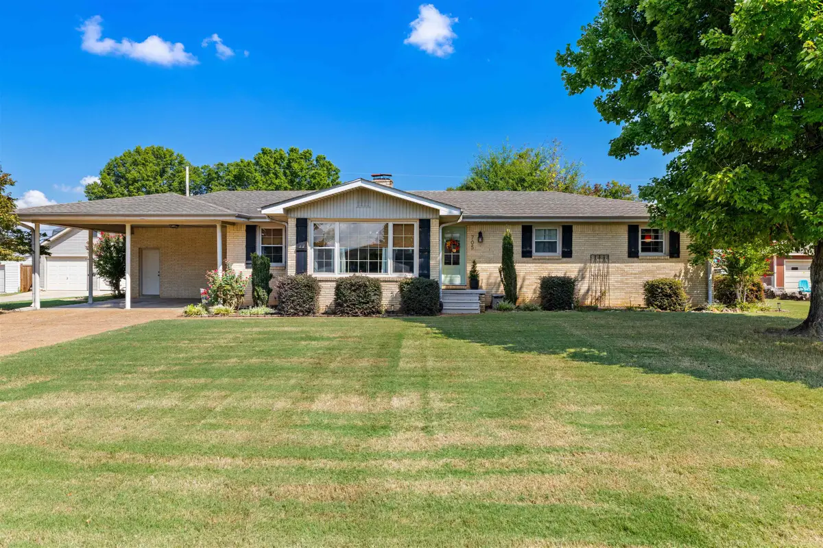 705 Tuxedo Ave, Muscle Shoals, AL 35661 - #1