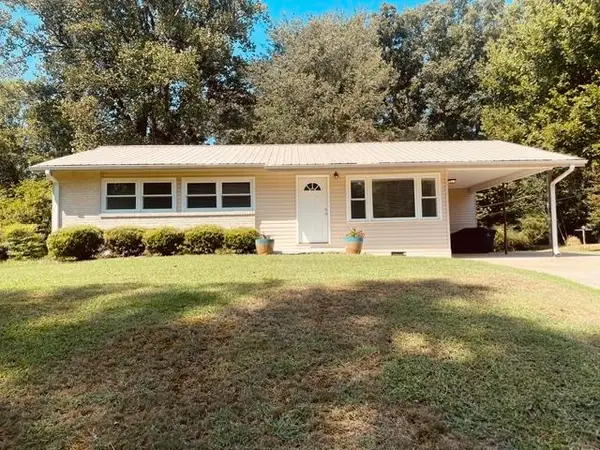 118 Baker Dr, Florence, AL 35630