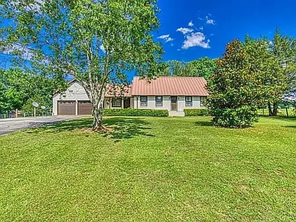13070 Frankfort Rd, Tuscumbia, AL 35674