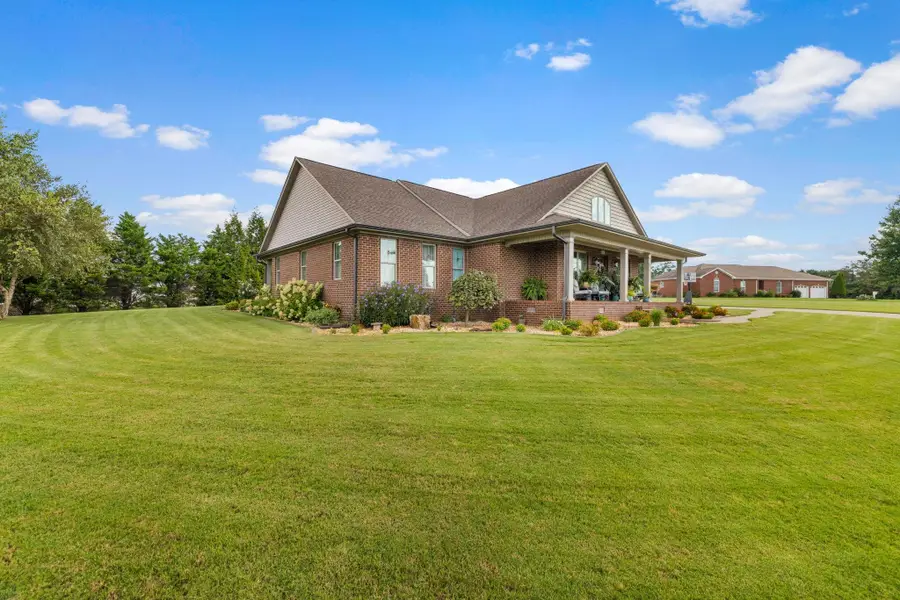 47 Maplewood Cir, Killen, AL 35645 - #2