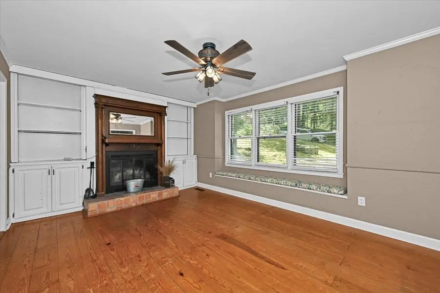 1517 Rose St, Cullman, AL 35055 - #3
