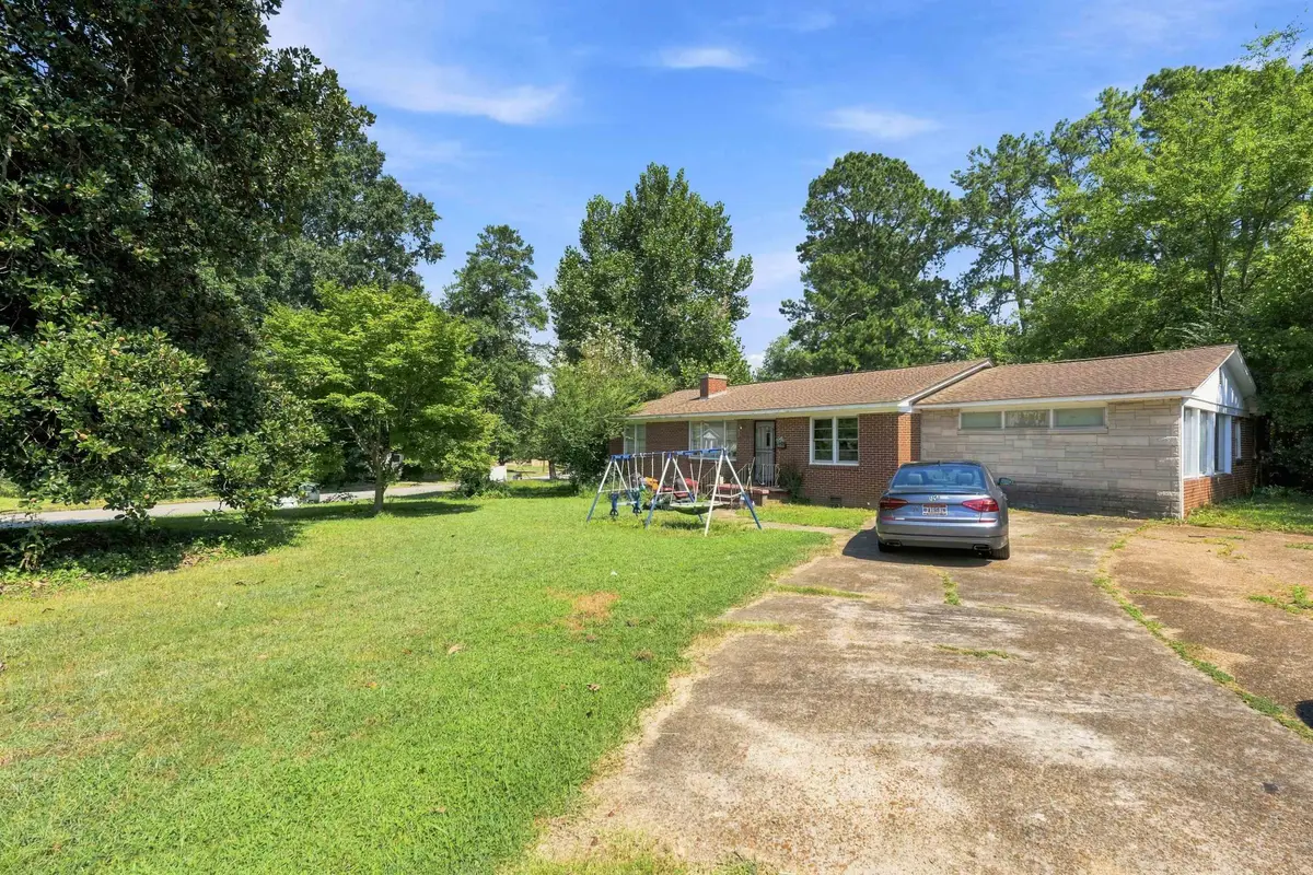 2174 Norwood Blvd, Florence, AL 35630 - #1