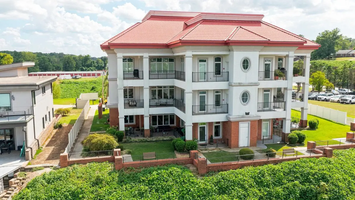 2210 Ashe Blvd #2, Sheffield, AL 35660 - #1