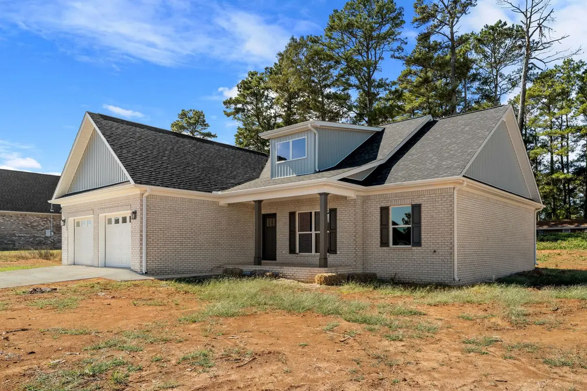 701 Oakview Cir, Killen, AL 35645 - #1