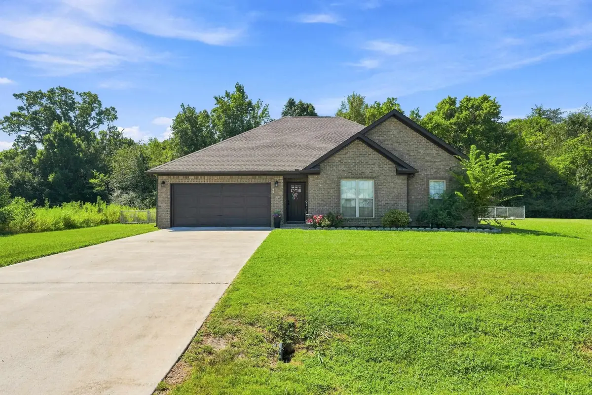 96 W Blue Heron Dr, Killen, AL 35645 - #1