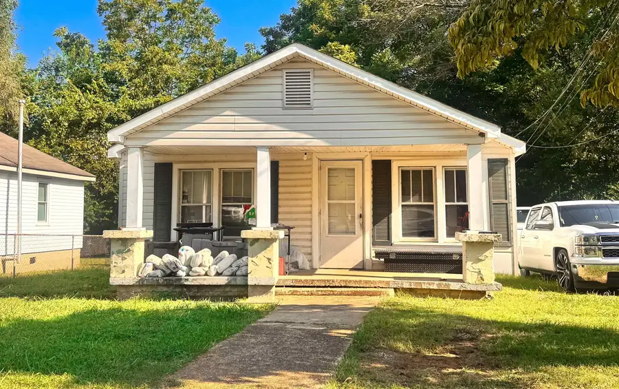 316 Crown St, Florence, AL 35630 - #2