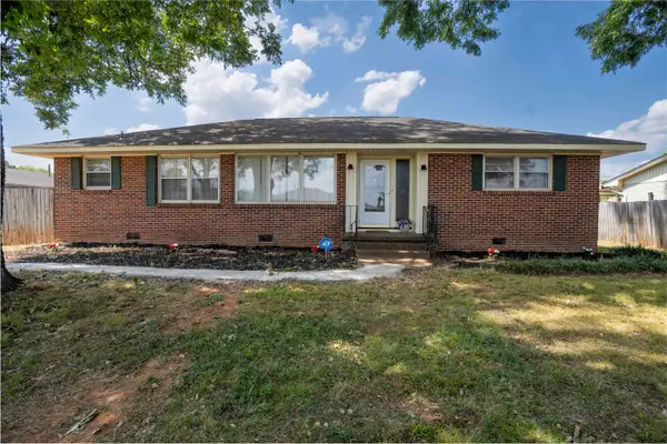 204 W Edison Ave, Muscle Shoals, AL 35661
