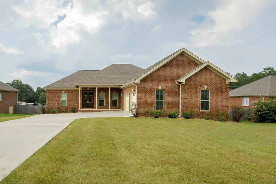 135 Oldenburg Dr, Killen, AL 35645 - #2