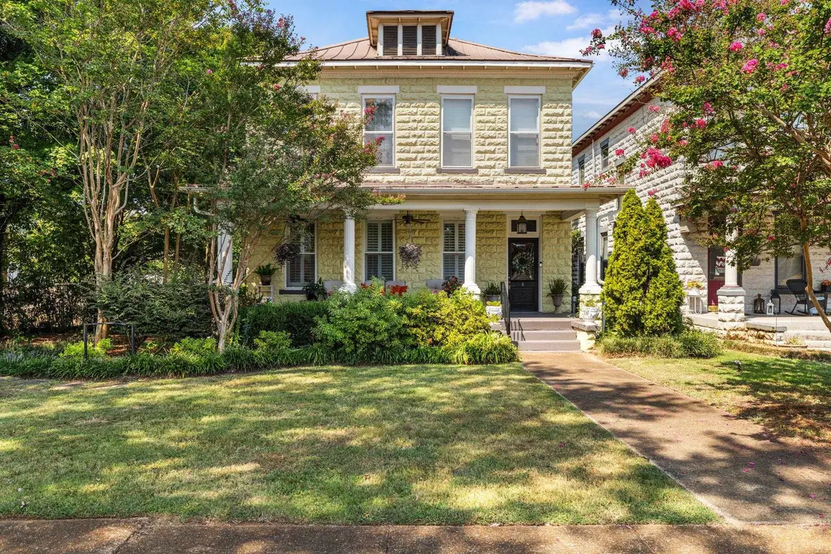 809 Montgomery Ave, Sheffield, AL 35660 - #1