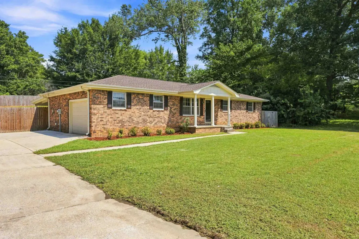 725 Dearborn St, Muscle Shoals, AL 35661 - #1