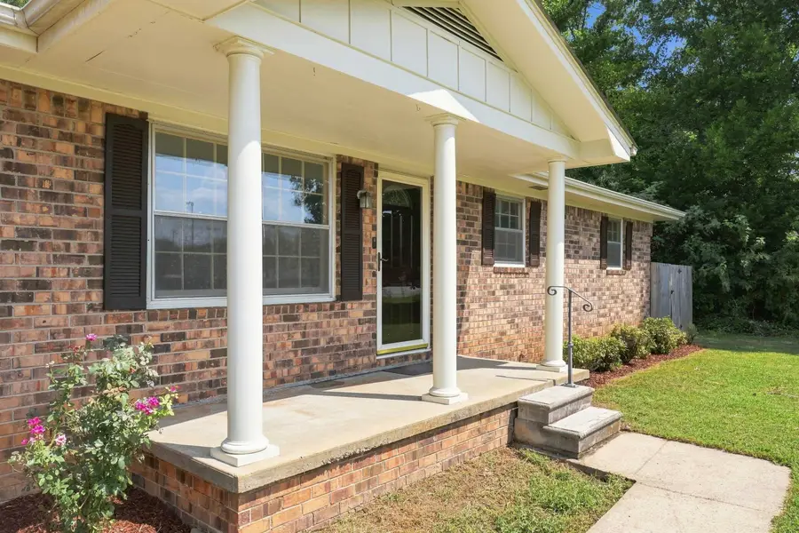 725 Dearborn St, Muscle Shoals, AL 35661 - #3