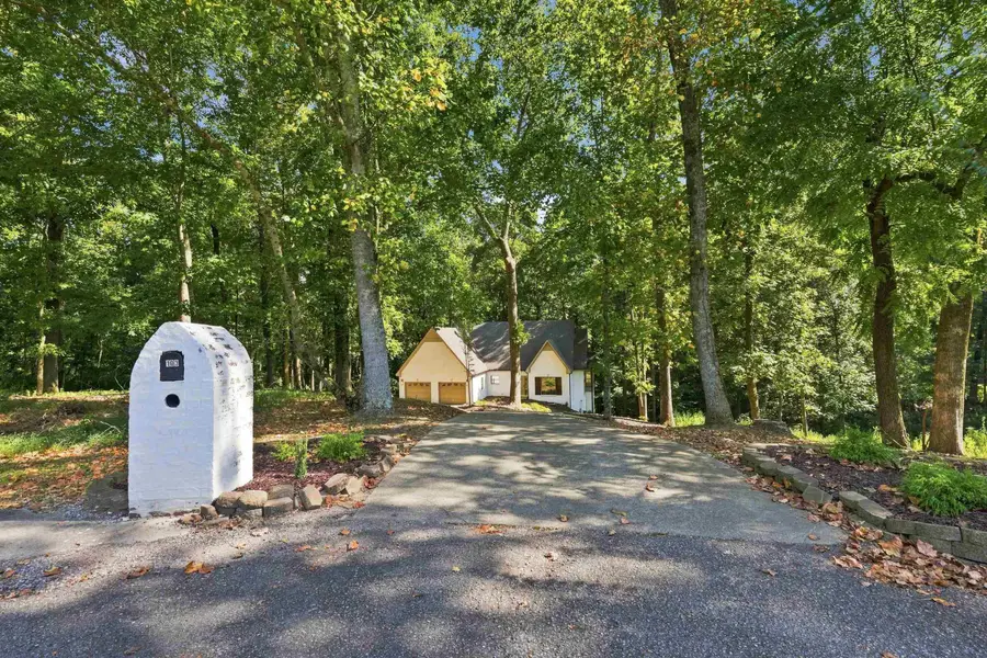 103 East Cv, Florence, AL 35634 - #3