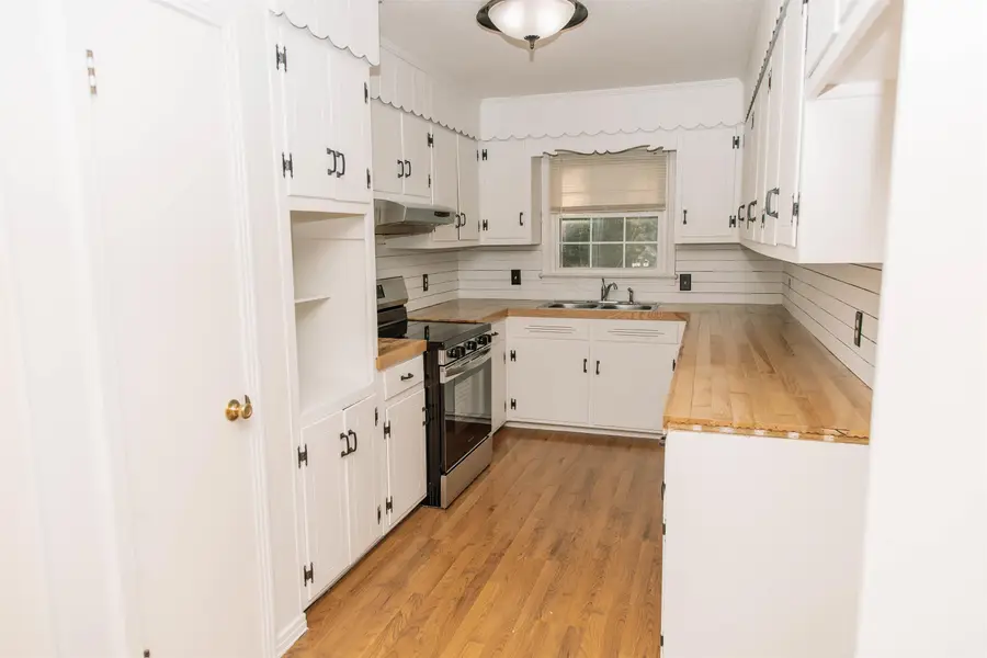 113 Chaparral Dr, Florence, AL 35630 - #3