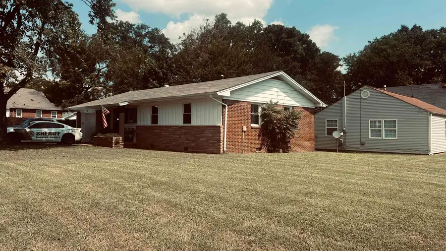 400 N Hook St, Tuscumbia, AL 35674 - #2