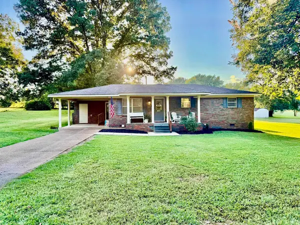 1206 Cossey Dr, Tuscumbia, AL 35674