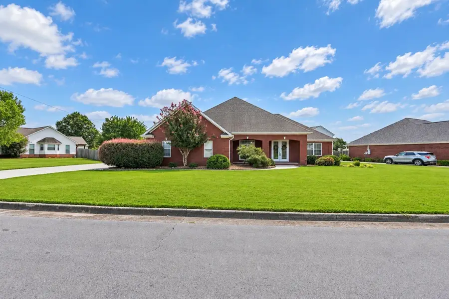 222 Mary Ellen Dr, Muscle Shoals, AL 35661 - #2