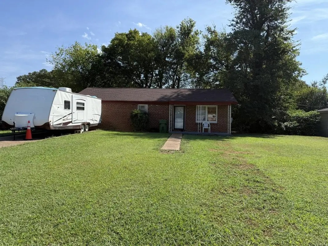 908 Baker Blvd, Tuscumbia, AL 35674 - #1
