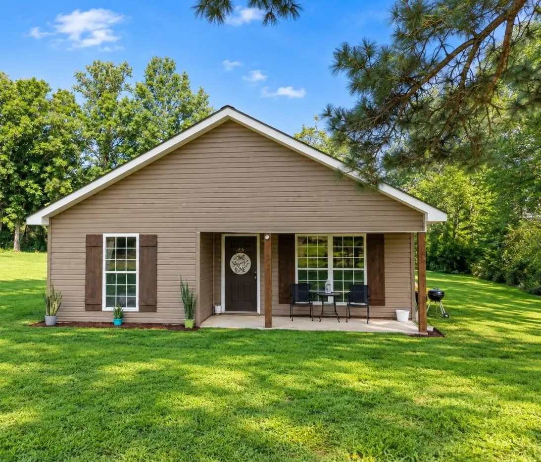 694 Co Rd 1447, Vinemont, AL 35179 - #1